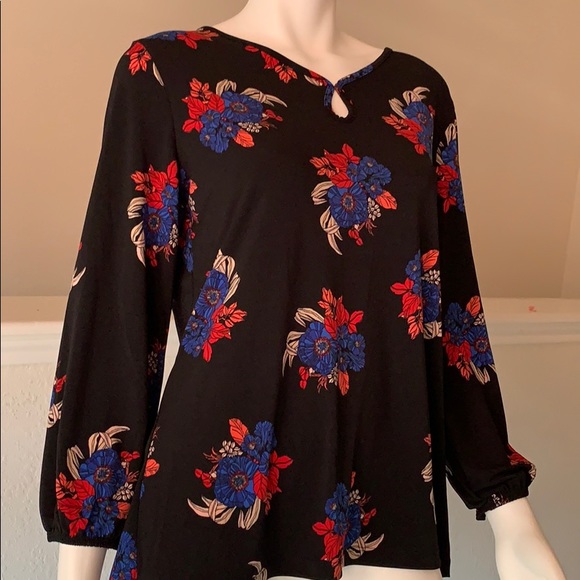 Top - Picture 2 of 4